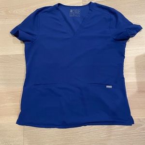 Figs two pocket Casma top